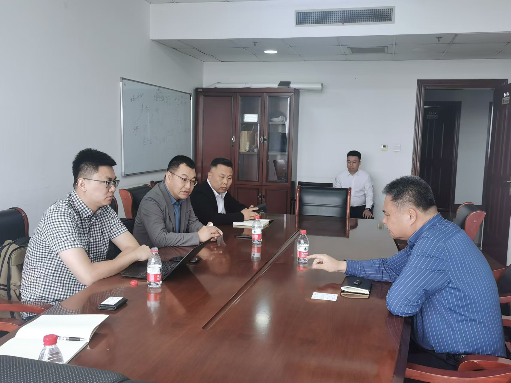 三能應(yīng)邀拜會齊齊哈爾市人民政府